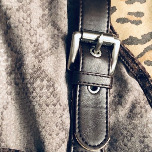 Micheal Kors size XL tan serpent print top ,year round alone or under jacket - Picture 2 of 13